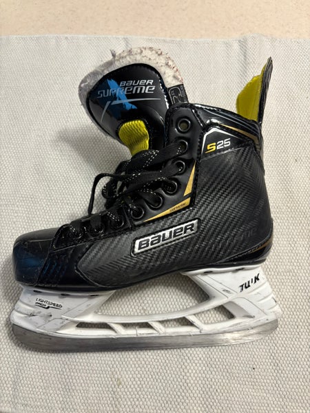 Bauer Supreme S25 Hockey Skates Regular Width Size 2 (Used)