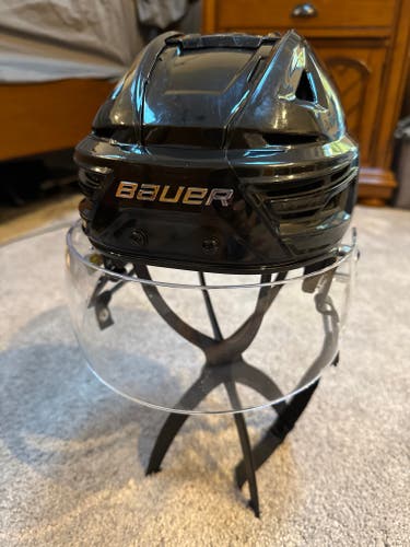 Large Bauer Re-Akt 150 Helmet (Used)