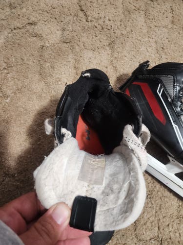 CCM EFLEX 6.9 Hockey Goalie Skates Size 6.5 (Used)