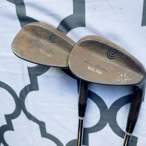Rusted Cleveland Mens RH Sand Lob Combo Odd # Wedge Set 53/57 Degrees