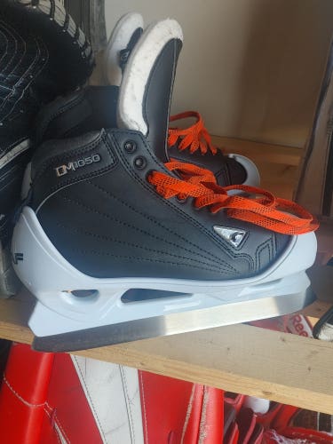 Graf DM1050 Hockey Goalie Skates Regular Width 9 (Used)