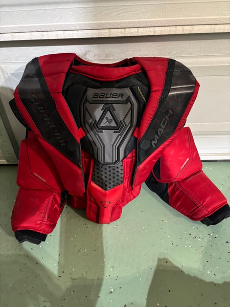 XL Bauer Mach Goalie Chest Protector (Used)
