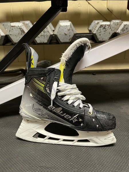 Michael Bunting Penguins Game used Bauer Vapor Hyperlite 2 Skates