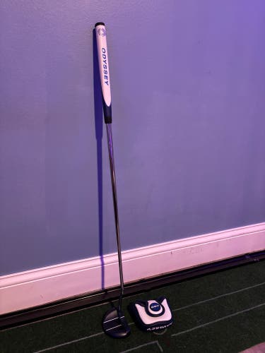 Blue Unisex Odyssey Right Handed Putter 34" (New) And The Head Cover For The Putter