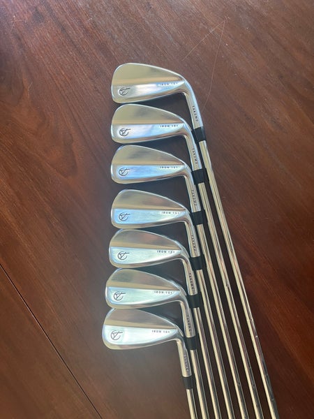 Men's 2025  101 Right Handed Iron Set Regular Flex  Steel Shaft (Used)