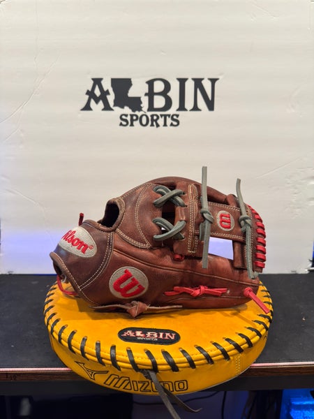 Wilson A2000 1786 RH Infield Baseball Glove 11.75" (Used)