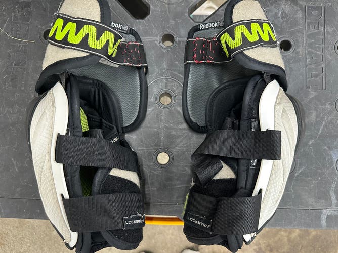 Reebok 11k hockey elbow pads