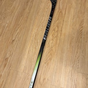 Senior Bauer Vapor Hyperlite 2 Left Hand Hockey Stick P92 (Used)