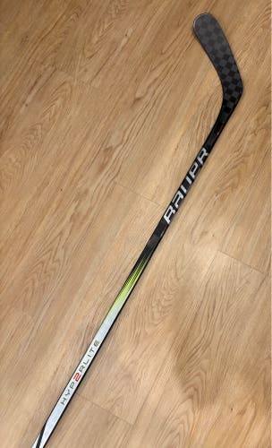 Senior Bauer Vapor Hyperlite 2 Left Hand Hockey Stick P92 (Used)