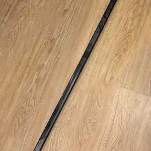 Senior Bauer Vapor Hyperlite 2 Right Handed Hockey Stick P28 (Used)