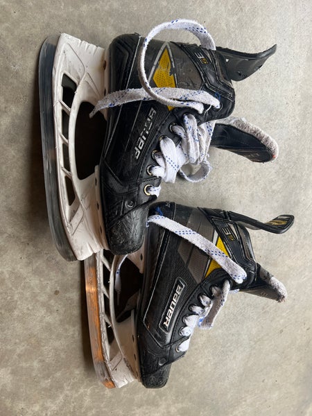 Bauer Supreme 3S Hockey Skates Regular Width Size 4 (Used)