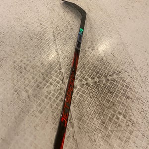 Junior CCM Jetspeed FT7 Pro Right Handed Hockey Stick P28  (Used)