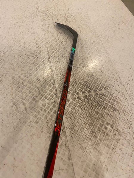 Junior CCM Jetspeed FT7 Pro Right Handed Hockey Stick P28  (Used)