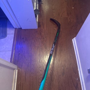 Senior Bauer Right Handed Hockey Stick P92M Pro Stock (Used)