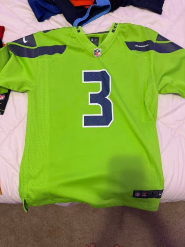 Green Large Boys Nike Jersey (Used)