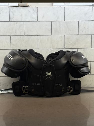 XS Youth Xenith Flyte Shoulder Pads (Used)