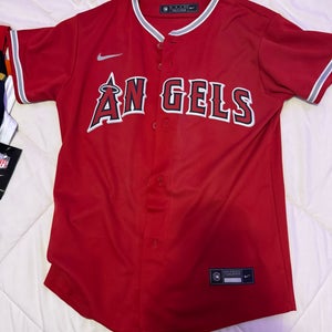 Red Medium Boys Nike Jersey (Used)
