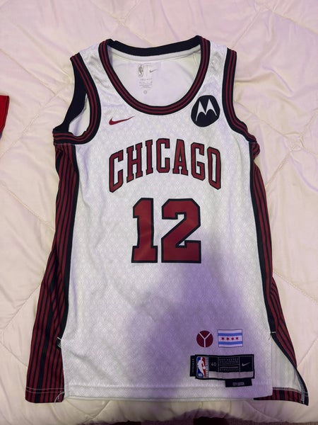 White Large Boys Nike Jersey (Used)