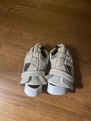 Maverik M5 Lacrosse Gloves 13" (New)