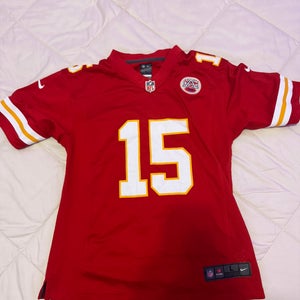 Red Large Boys Nike Jersey (Used)