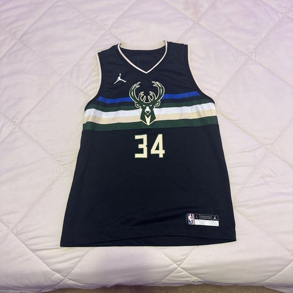Black Large Boys Nike Jersey (Used)
