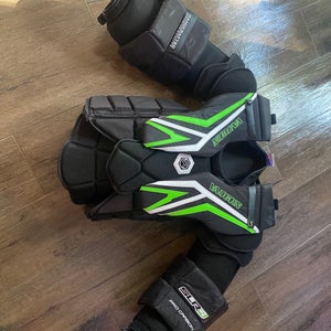 Large 2024 Vaughn SLR4 Pro Carbon Goalie Chest Protector (Used)