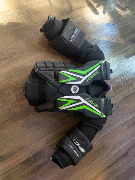Large 2024 Vaughn SLR4 Pro Carbon Goalie Chest Protector (Used)