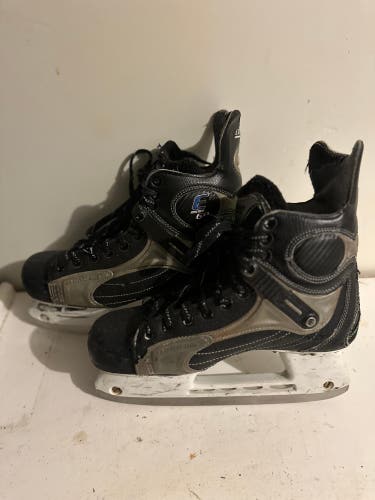 Read Description - CCM Externo E60 Hockey Skates Regular Width 9.5 (Used)