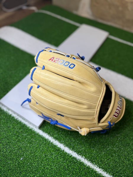 2025 Wilson RH Pitcher's A2000 Baseball Glove 12" (New)