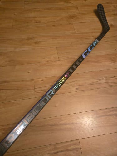CCM Ribcor Trigger 9 Pro: Left 80 Flex P90T Curve