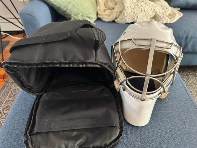 Senior 2023 Medium Sportmask T3 Goalie Mask (Used)