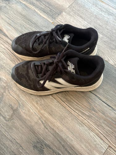 Black Kid's 4Y (Big Kids / Youth) Youth New Balance 4040v7 Low Top Turf Cleats (Used)