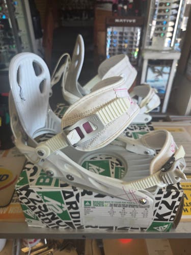 Women's Medium K2 Snowboard Bindings Freeride (New)