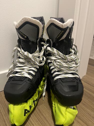 2023 CCM AS-V Hockey Skates Regular Width 7 (Used)