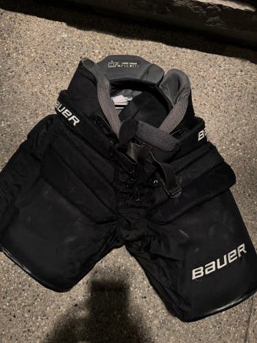 Intermediate Large Bauer Hockey Goalie Pants (Used)