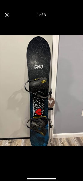 GNU Snowboard All Mountain With Bindings Directional (Used)