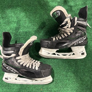 Senior CCM RibCor 86K Hockey Skates (Regular) Size 7.5 (Used)
