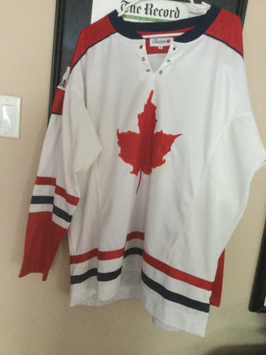 Senior (New) Molson Canadian XL hockey jersey