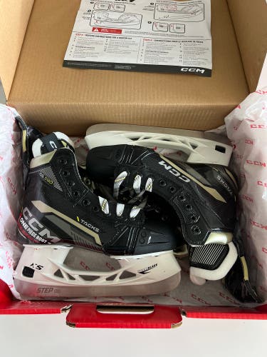 Brand New CCM Tacks AS-590 Hockey Skates Regular Width Size 4.5 (New)