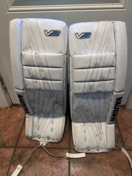 28"  Vaughn V9 Goalie Leg Pads (Used)