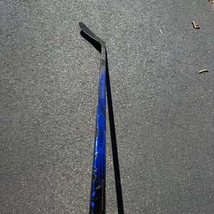 Junior Bauer Left Hand Hockey Stick P28M (Used)