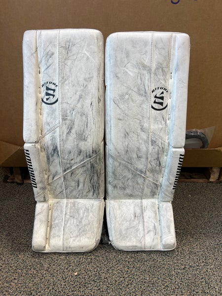 26" +1 Junior Warrior Ritual G5 Goalie Leg Pads (Used)