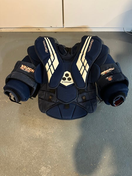 Medium  Vaughn VE8 Pro Carbon Goalie Chest Protector (Used)
