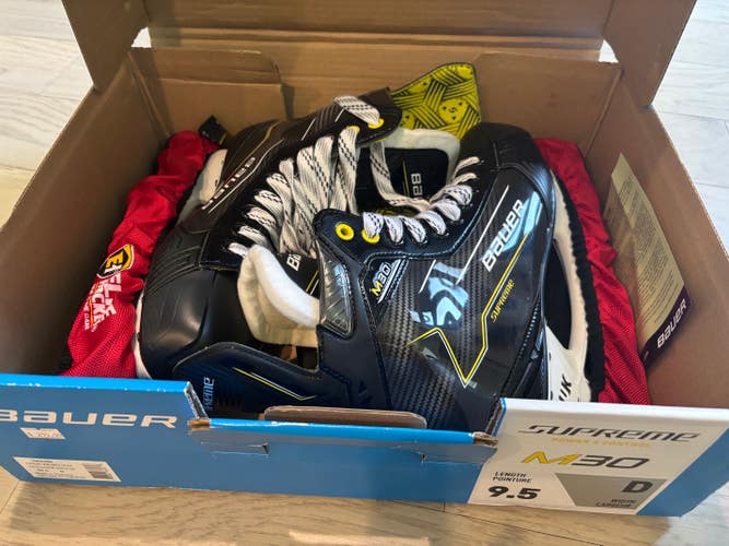 2024 Bauer Supreme M30 Hockey Skates Regular Width 9.5 (Used)