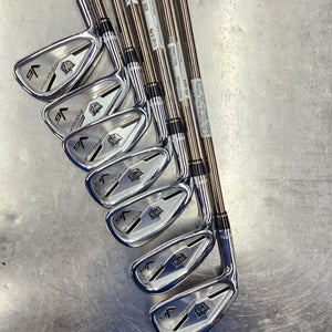 Men's Wilson Staff FG Tour V6 Left Hand Iron Set Regular Flex Graphite Shaft (Used)
