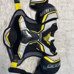 Large Junior Bauer Supreme 2S Pro Shoulder Pads (Used)