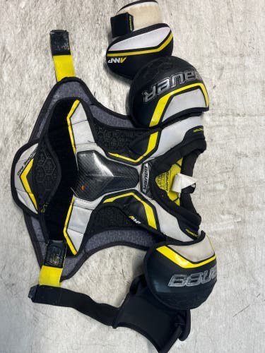 Large Junior Bauer Supreme 2S Pro Shoulder Pads (Used)