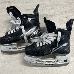 CCM Tacks Vector Premier (SMU) Hockey Skates Wide Width Size 5.5 (Used)