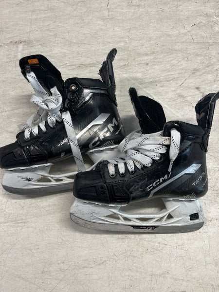 CCM Tacks Vector Premier (SMU) Hockey Skates Wide Width Size 5.5 (Used)