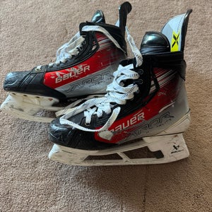 Bauer Hyperlite 2 Red Size 10 (Pro Custom- Bokondji Imama Ottawa Senators)